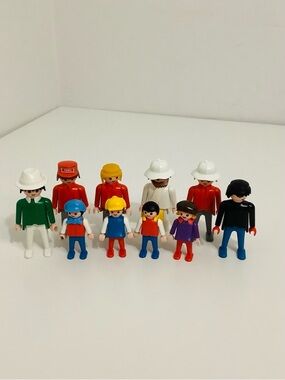 PLAYMOBIL Vintage Geobra …LOT of 20 Figures  & Accessories